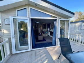 Lakeside 2 Bedroom Caravan